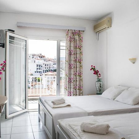 Hotel Clio Неос Мармарас Екстериор снимка